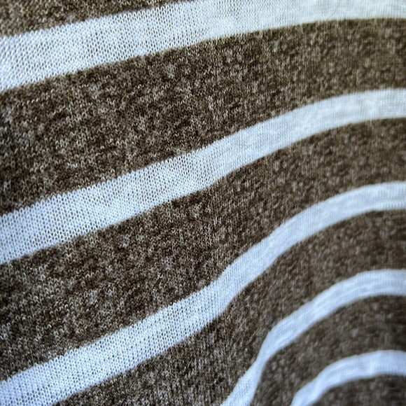 Chico's Weekends Size 2 - Picture 3 of 4